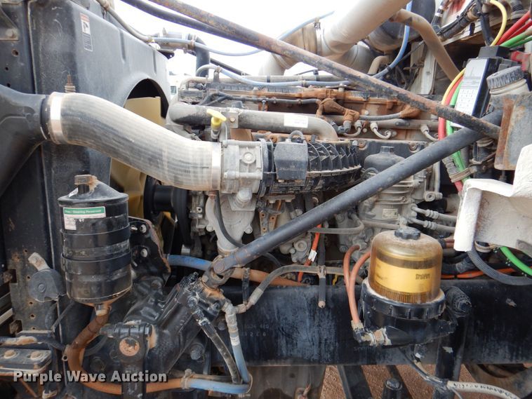 image for item DR2022 2016 Western Star 4900EX  tri-drive hydrovac truck