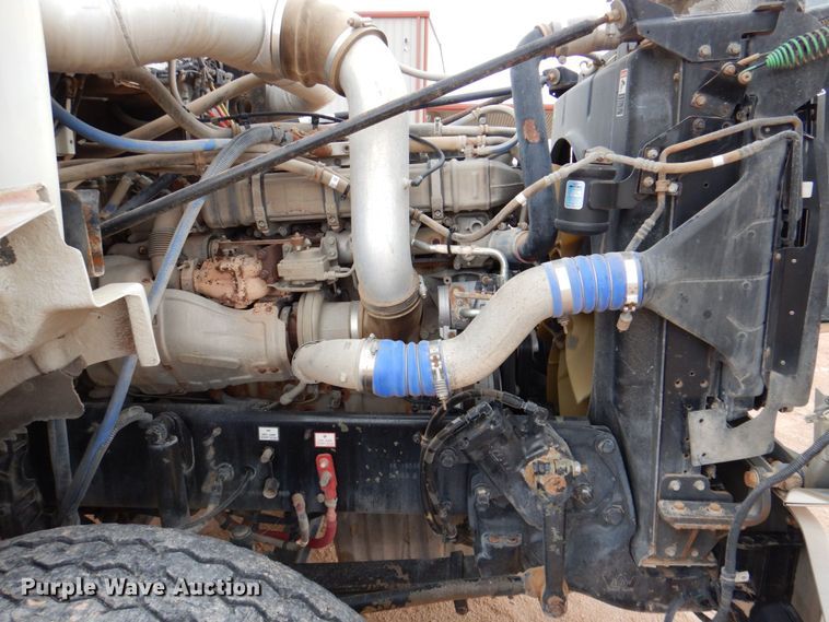 image for item DR2022 2016 Western Star 4900EX  tri-drive hydrovac truck