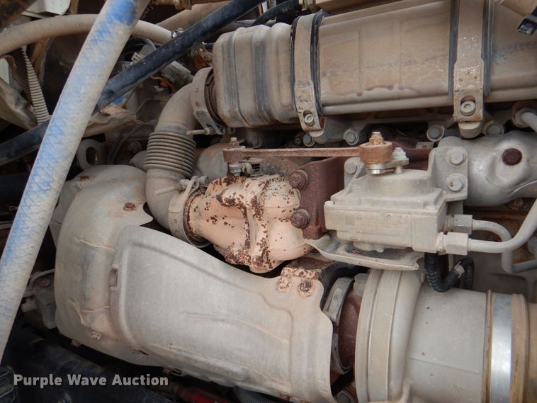 image for item DR2022 2016 Western Star 4900EX  tri-drive hydrovac truck