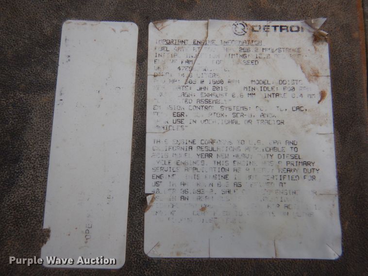 image for item DR2022 2016 Western Star 4900EX  tri-drive hydrovac truck