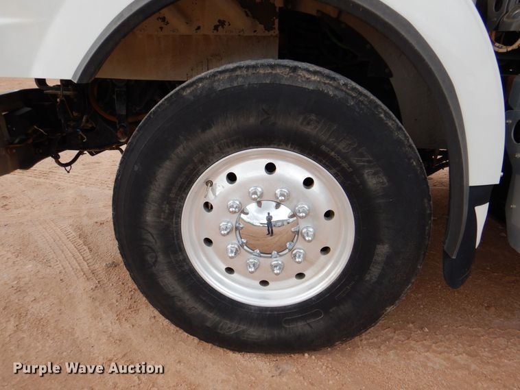 image for item DR2022 2016 Western Star 4900EX  tri-drive hydrovac truck