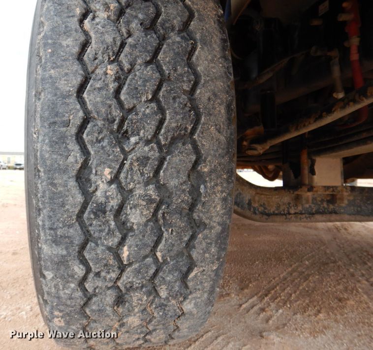 image for item DR2022 2016 Western Star 4900EX  tri-drive hydrovac truck