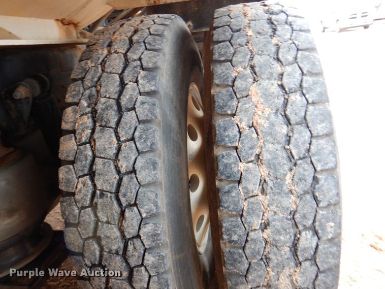 image for item DR2022 2016 Western Star 4900EX  tri-drive hydrovac truck