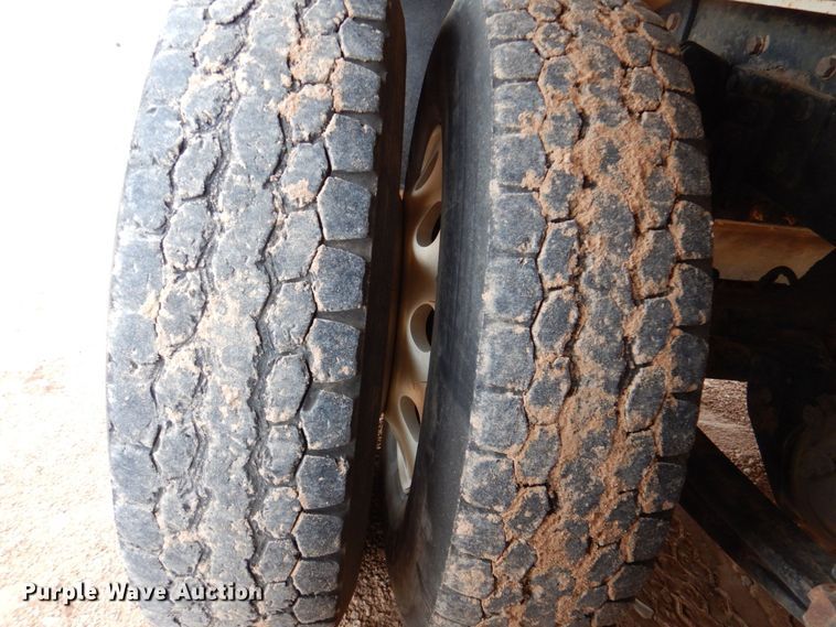 image for item DR2022 2016 Western Star 4900EX  tri-drive hydrovac truck