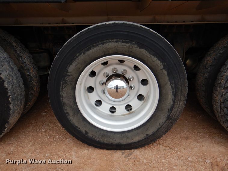 image for item DR2022 2016 Western Star 4900EX  tri-drive hydrovac truck