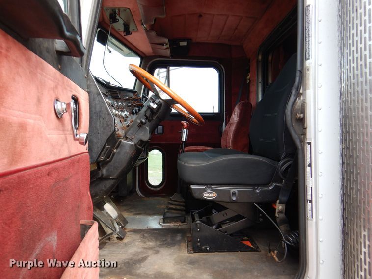 image for item DR2025 1996 Peterbilt 379  semi truck