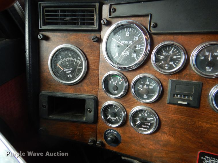 image for item DR2025 1996 Peterbilt 379  semi truck