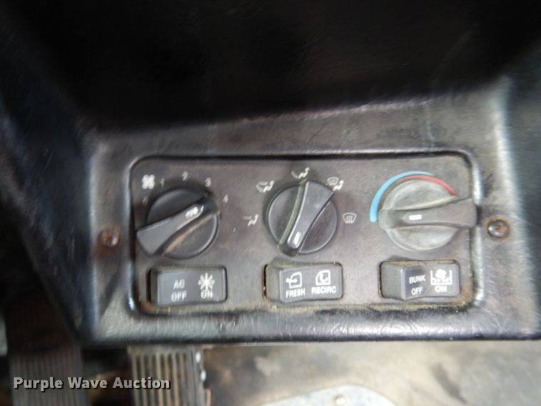 image for item DR2025 1996 Peterbilt 379  semi truck