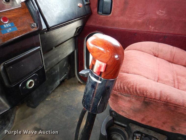 image for item DR2025 1996 Peterbilt 379  semi truck