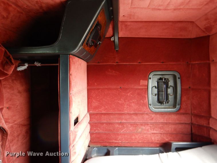 image for item DR2025 1996 Peterbilt 379  semi truck