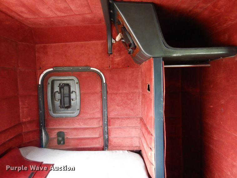 image for item DR2025 1996 Peterbilt 379  semi truck