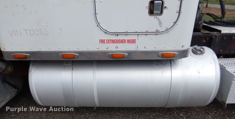 image for item DR2025 1996 Peterbilt 379  semi truck