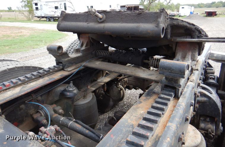 image for item DR2025 1996 Peterbilt 379  semi truck