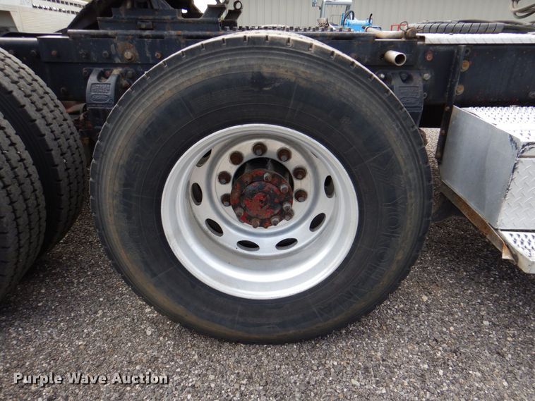 image for item DR2025 1996 Peterbilt 379  semi truck