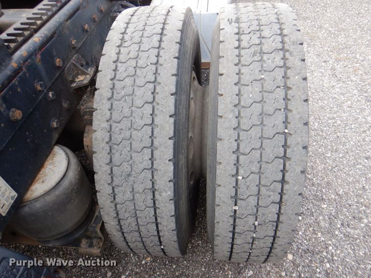 image for item DR2025 1996 Peterbilt 379  semi truck