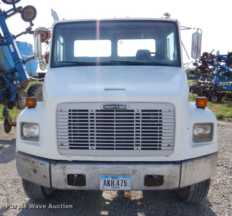 image for item DS8129 1999 Freightliner FL70  truck cab and chassis