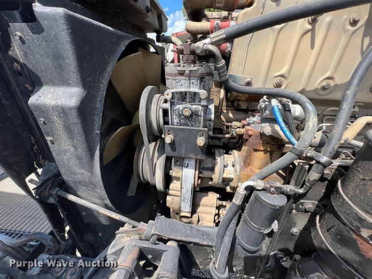 image for item IA9008 1987 Kenworth T600  semi truck