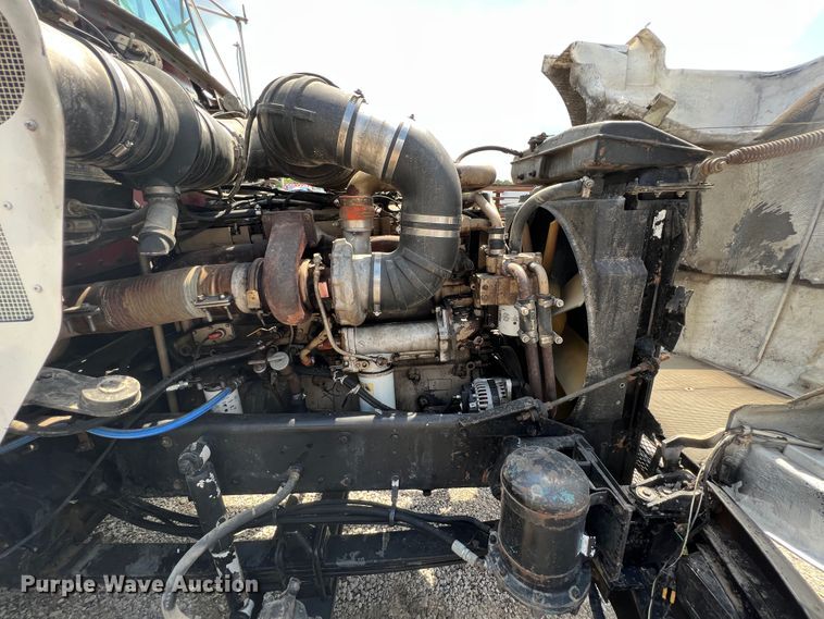 image for item IA9008 1987 Kenworth T600  semi truck