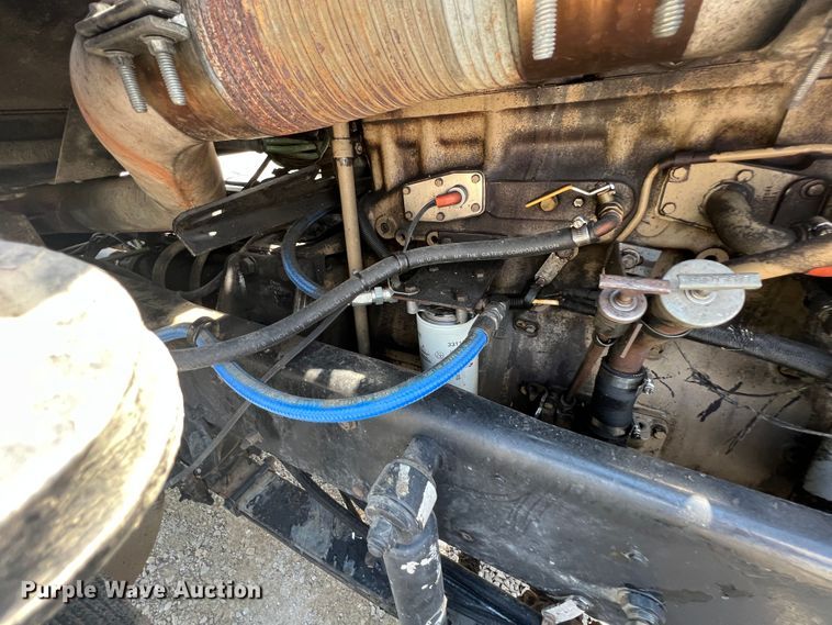 image for item IA9008 1987 Kenworth T600  semi truck