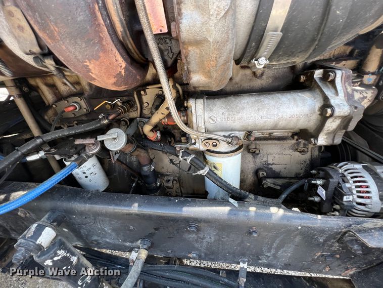 image for item IA9008 1987 Kenworth T600  semi truck