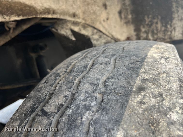 image for item IA9008 1987 Kenworth T600  semi truck