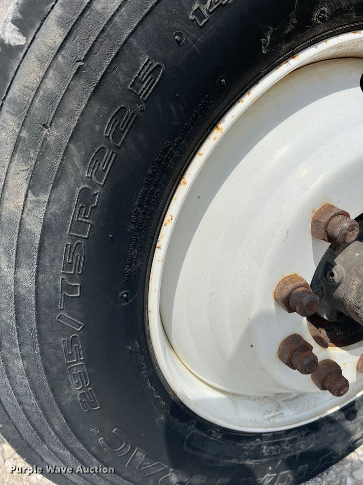 image for item IA9008 1987 Kenworth T600  semi truck