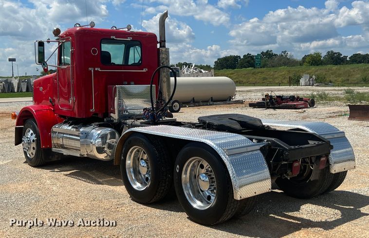 image for item IA9027 1995 Peterbilt 378  semi truck