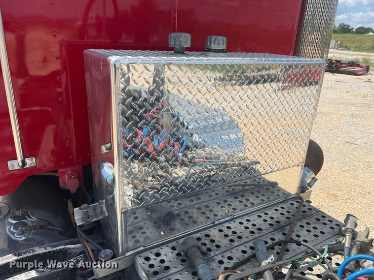 image for item IA9027 1995 Peterbilt 378  semi truck