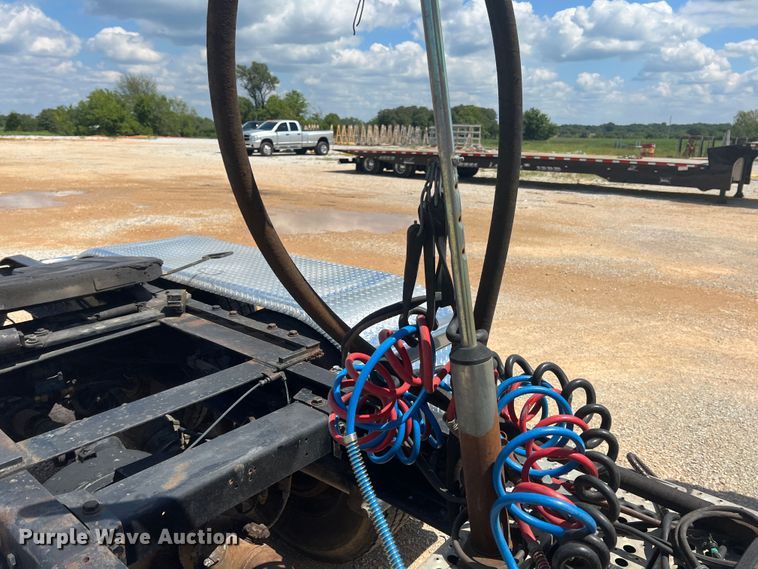 image for item IA9027 1995 Peterbilt 378  semi truck