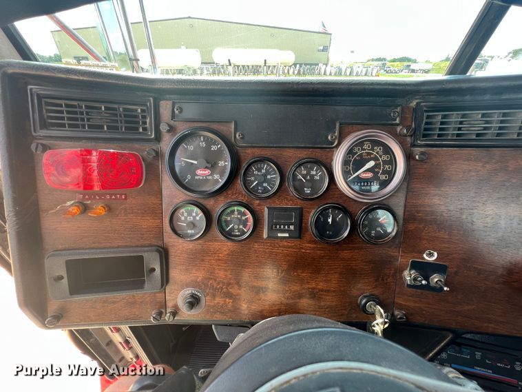 image for item IA9027 1995 Peterbilt 378  semi truck