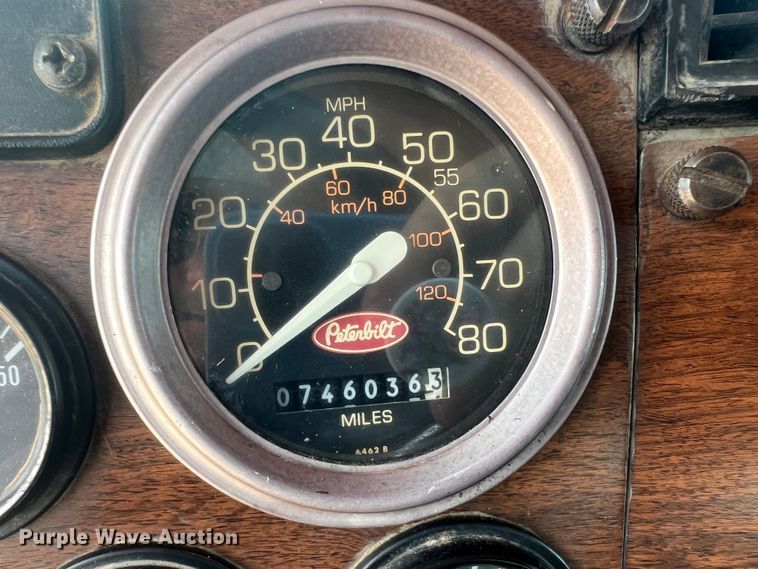 image for item IA9027 1995 Peterbilt 378  semi truck