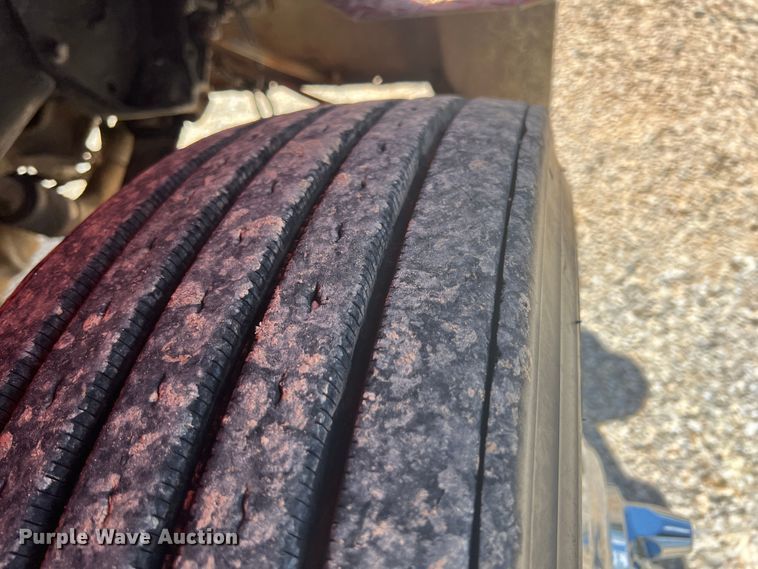 image for item IA9027 1995 Peterbilt 378  semi truck