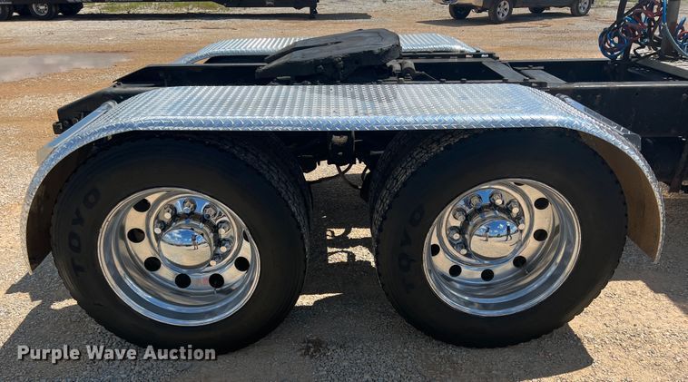 image for item IA9027 1995 Peterbilt 378  semi truck