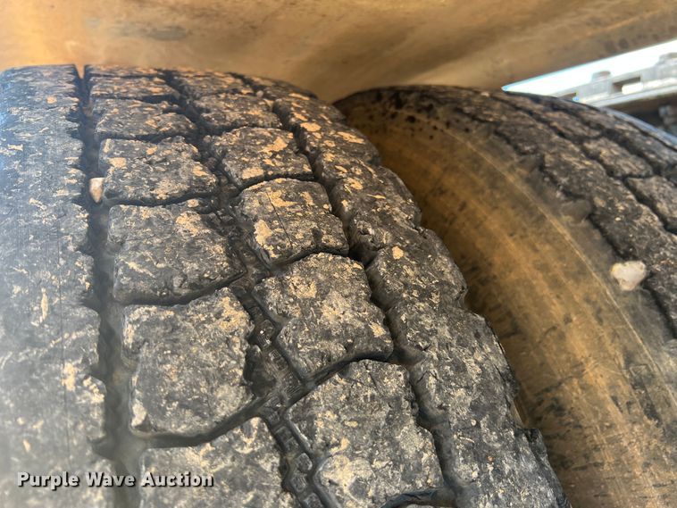 image for item IA9027 1995 Peterbilt 378  semi truck