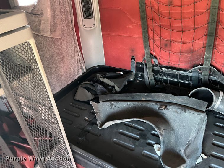 image for item IA9072 2005 Freightliner Columbia  semi truck