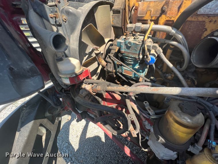 image for item IA9072 2005 Freightliner Columbia  semi truck