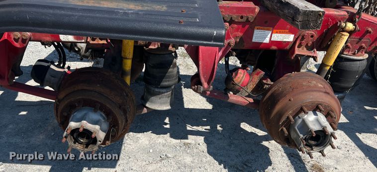 image for item IA9072 2005 Freightliner Columbia  semi truck