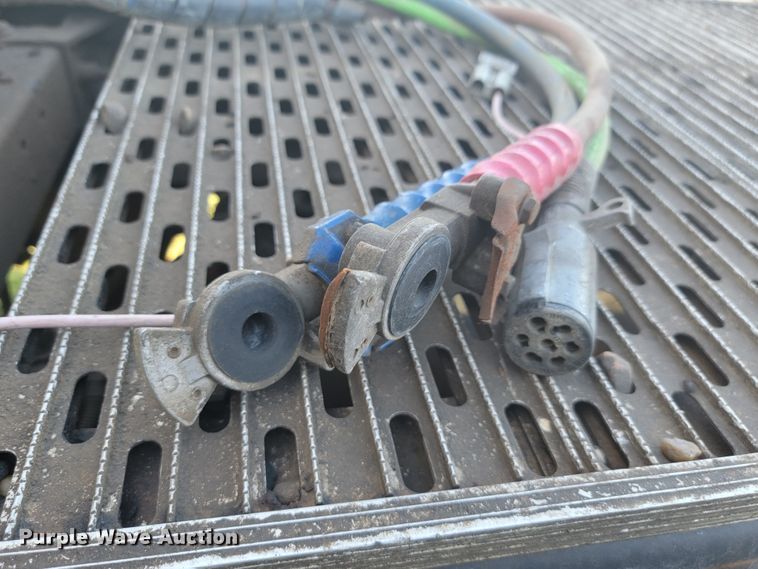 image for item JC9633 2010 Peterbilt 386  semi truck