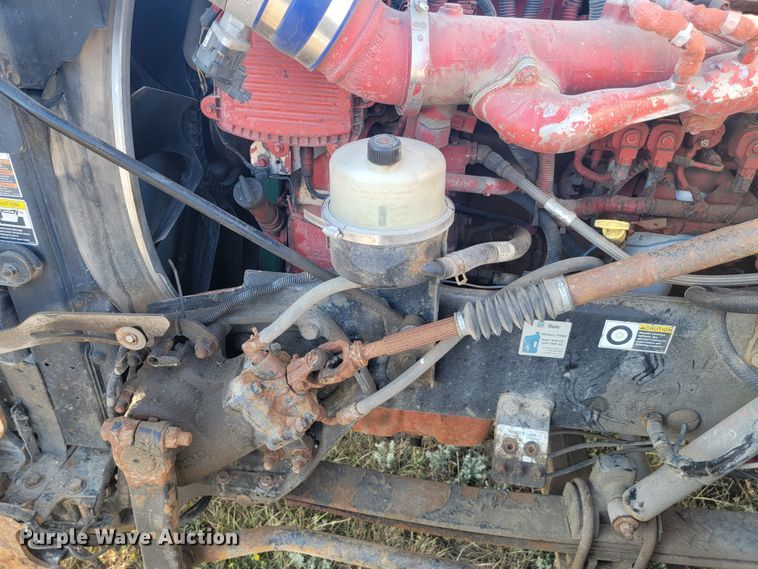 image for item JC9633 2010 Peterbilt 386  semi truck