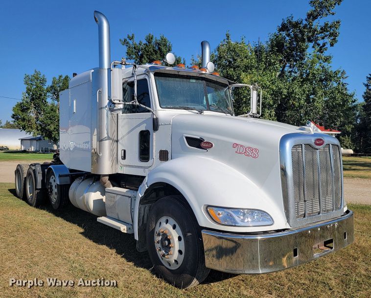 image for item JC9634 2010 Peterbilt 386  semi truck