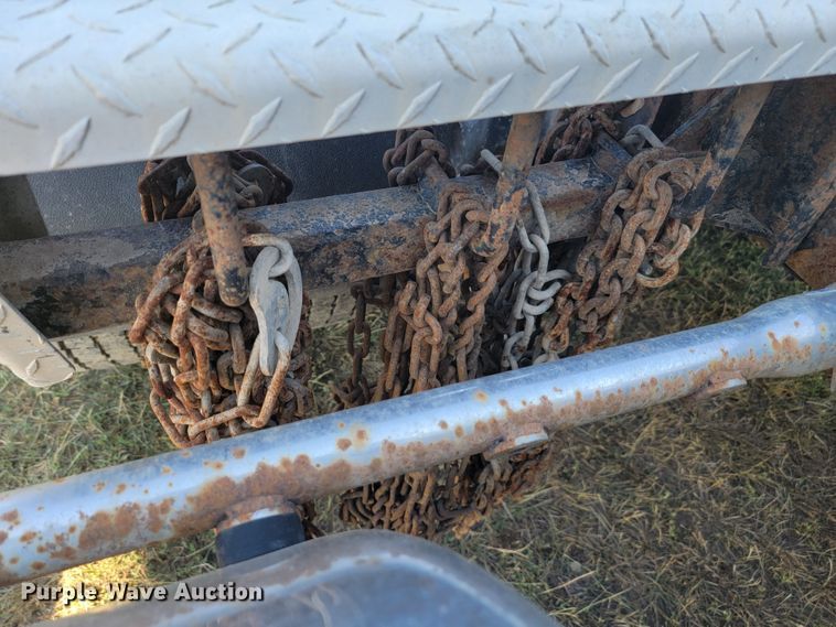 image for item JC9634 2010 Peterbilt 386  semi truck