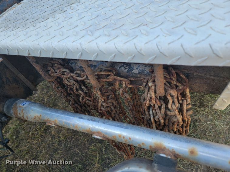 image for item JC9634 2010 Peterbilt 386  semi truck