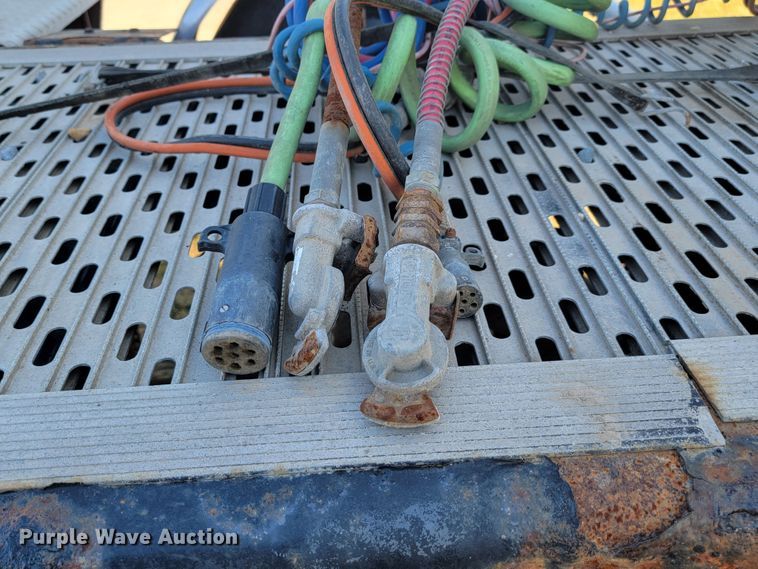 image for item JC9634 2010 Peterbilt 386  semi truck