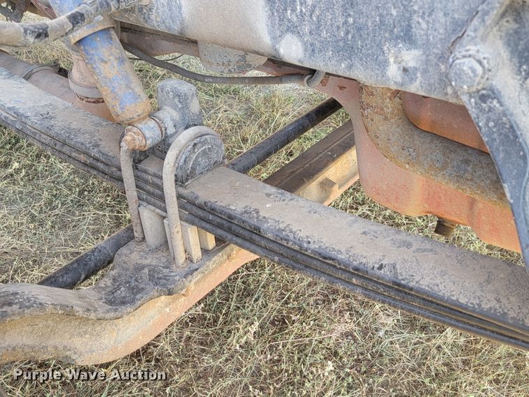 image for item JC9634 2010 Peterbilt 386  semi truck