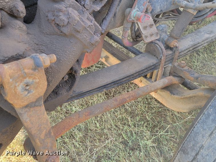 image for item JC9634 2010 Peterbilt 386  semi truck