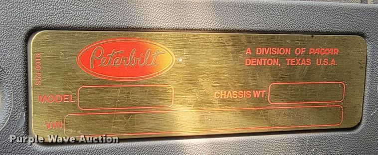 image for item JC9634 2010 Peterbilt 386  semi truck