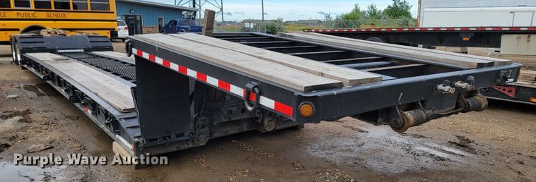 image for item JC9761 2000 Fontaine  lowboy equipment trailer