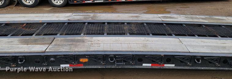 image for item JC9761 2000 Fontaine  lowboy equipment trailer