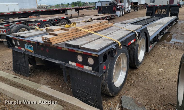 image for item JC9761 2000 Fontaine  lowboy equipment trailer