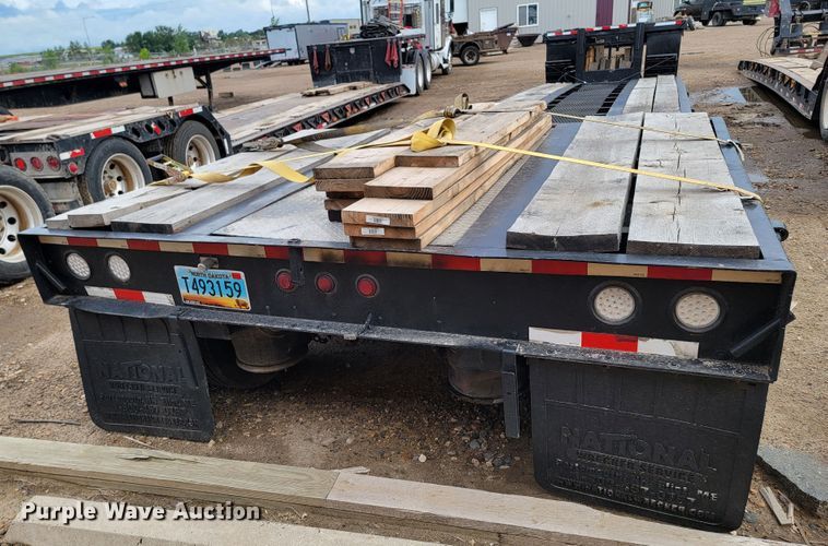 image for item JC9761 2000 Fontaine  lowboy equipment trailer